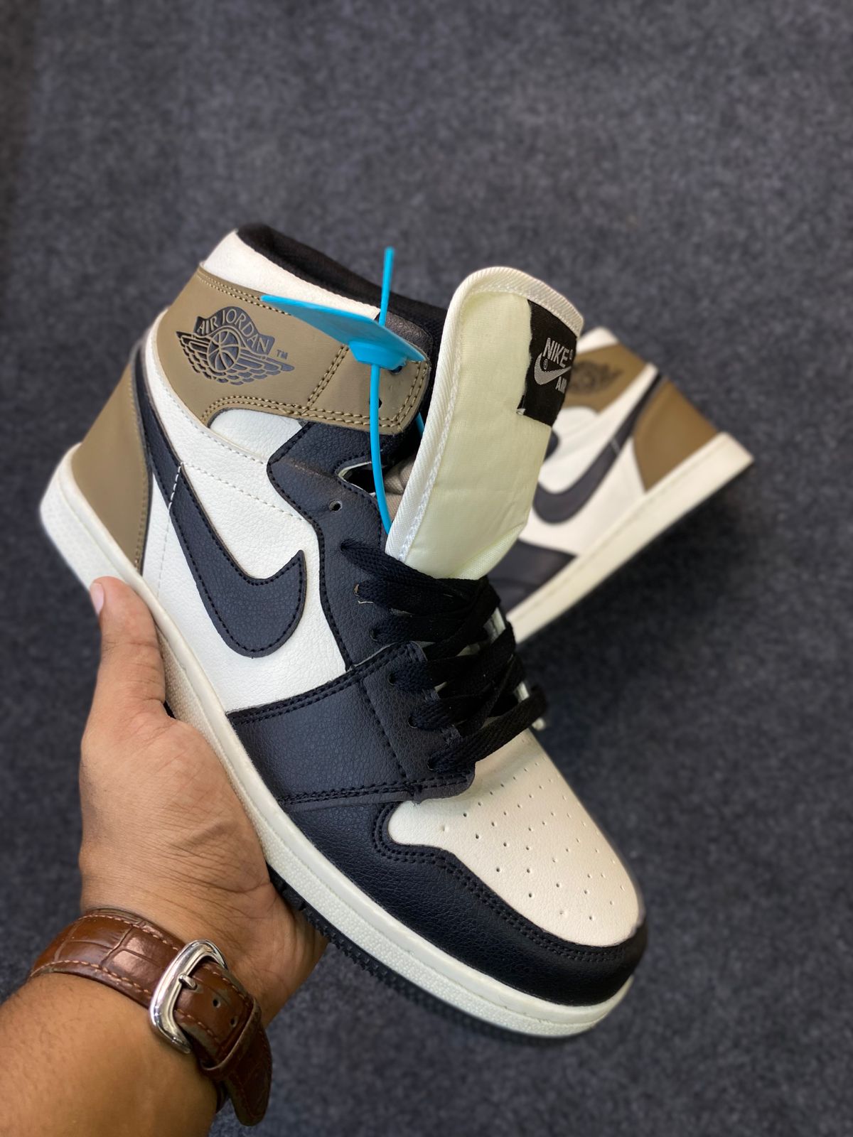 Nike Air Jordan 1 Retro High OG "Dark Mocha"